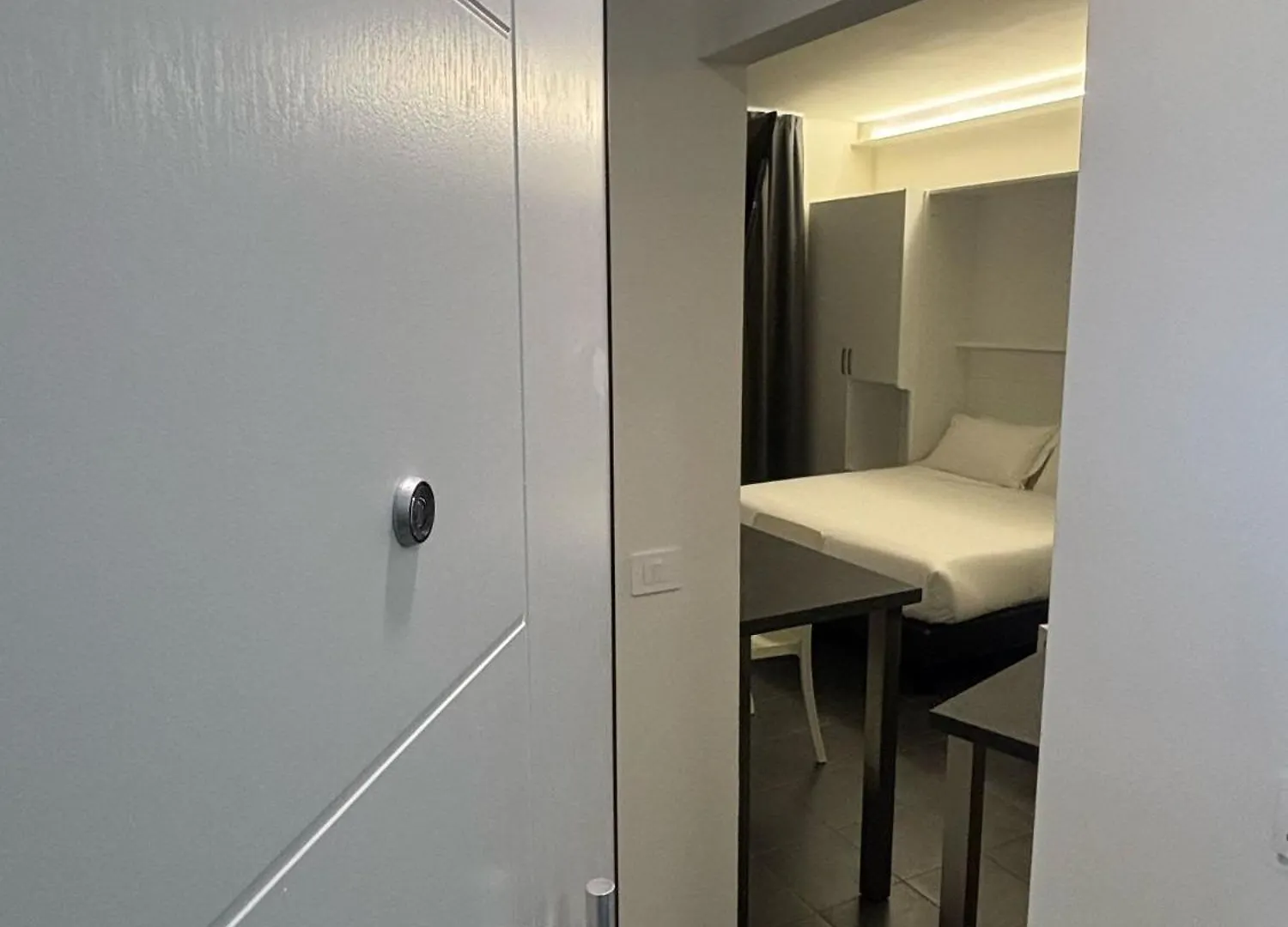 Tecnopolo Aparthotel Болонья 0*,
